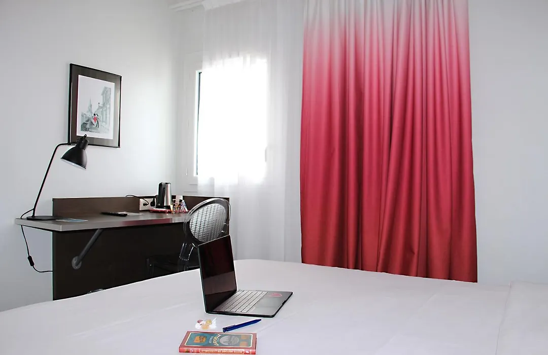 Hôtel Kyriad La Rochelle Centre Ville-1