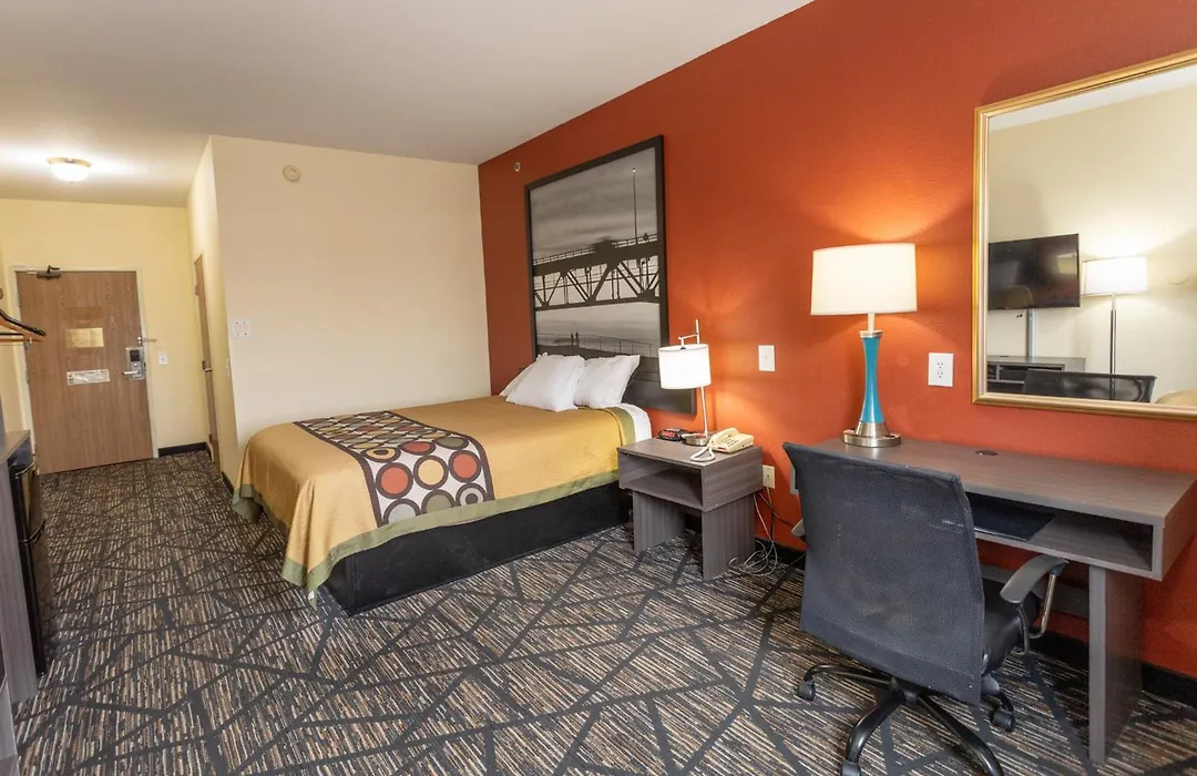 Super 8 By Wyndham Big Rapids-1