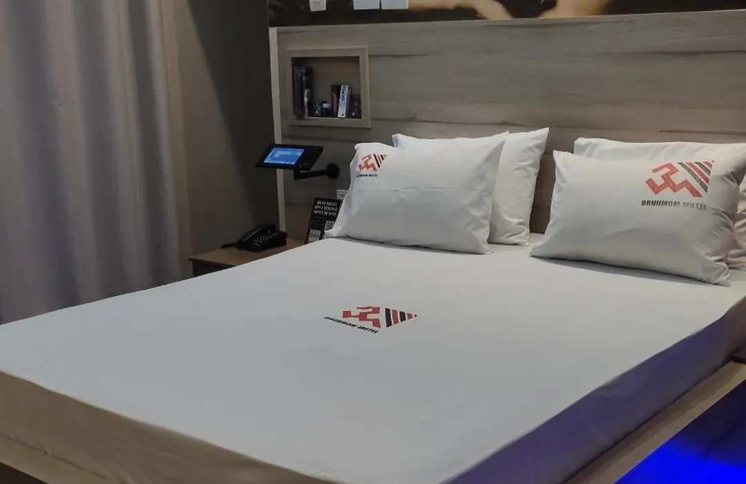 Bruhmom Motel-1