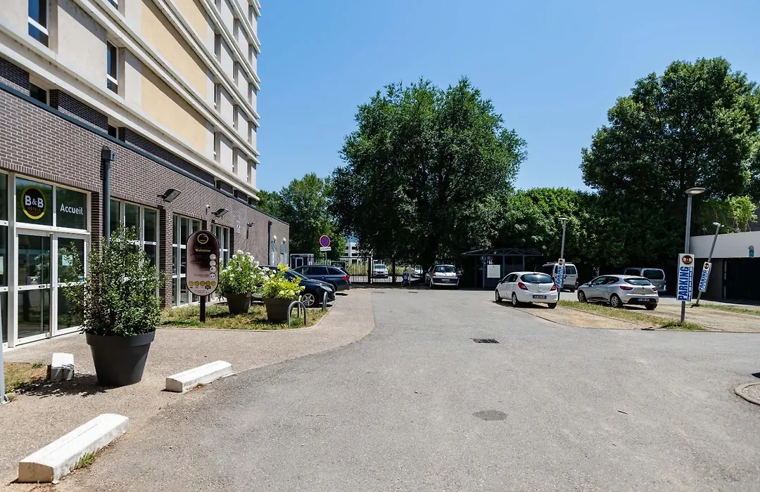 B&B HOTEL Grenoble Centre Alpexpo-1