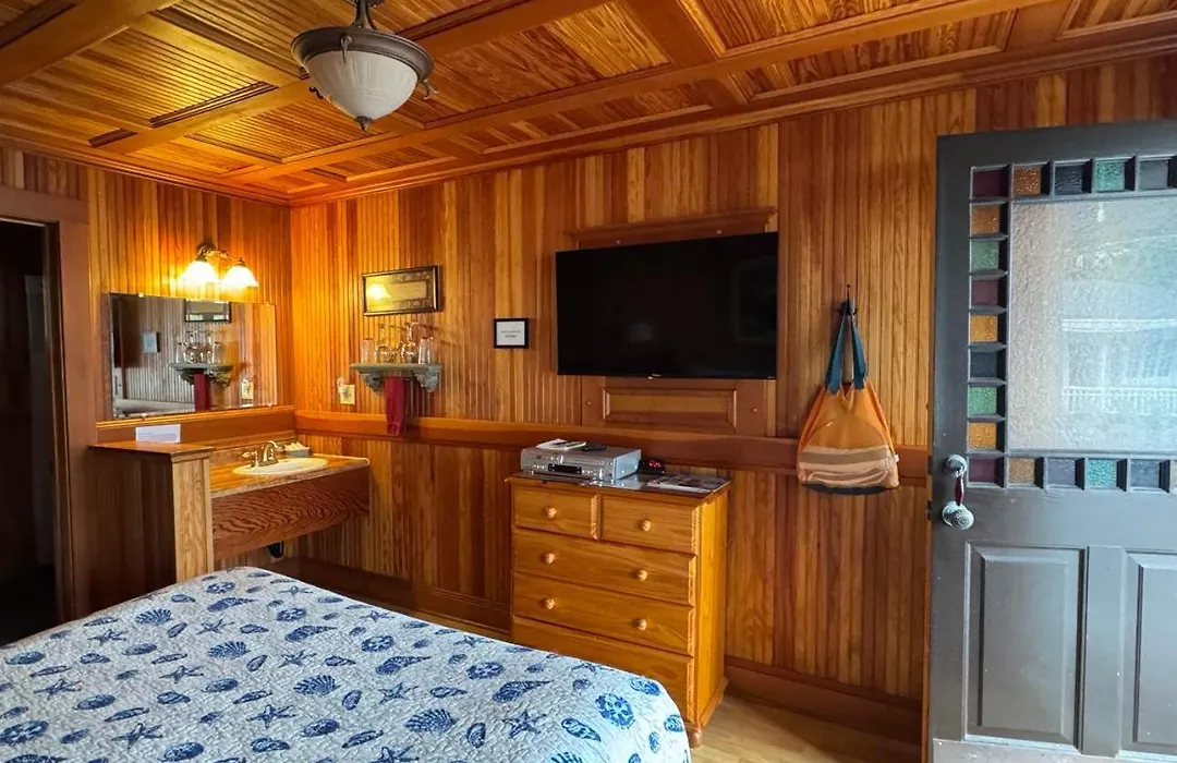 Whistling Winds Motel-1