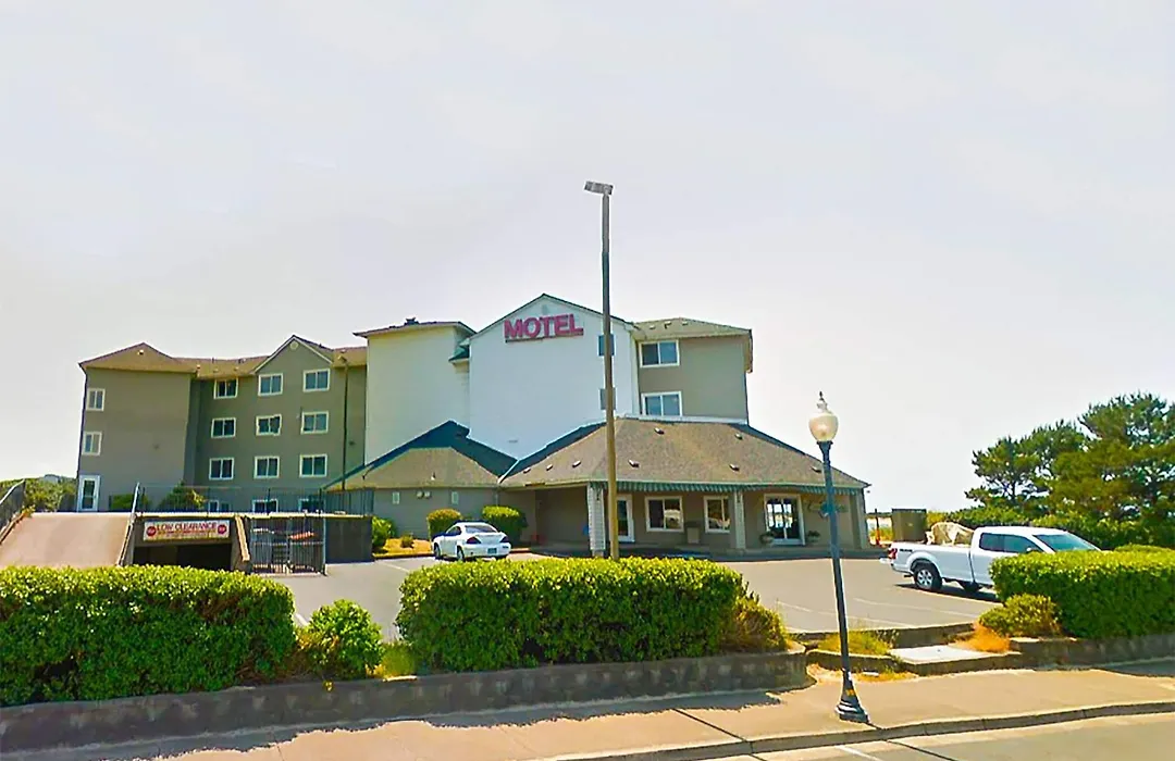 Siletz Bay Beachfront Hotel By Oyo Lincoln City-1