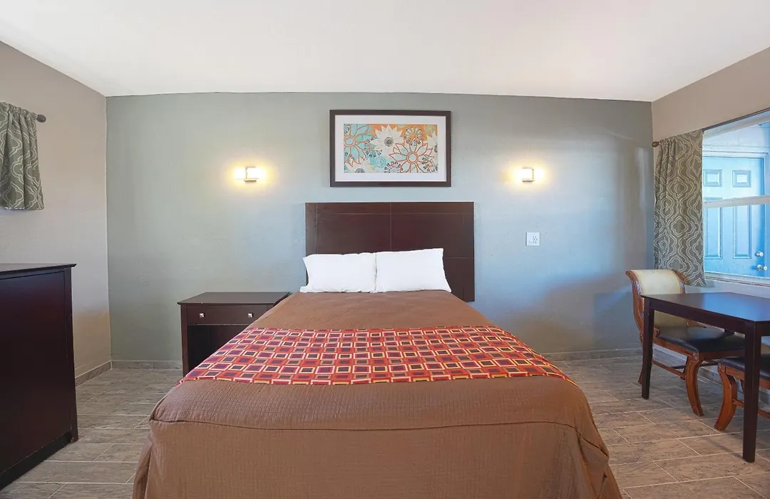 Sunrise Inn By Oyo Titusville Fl-1