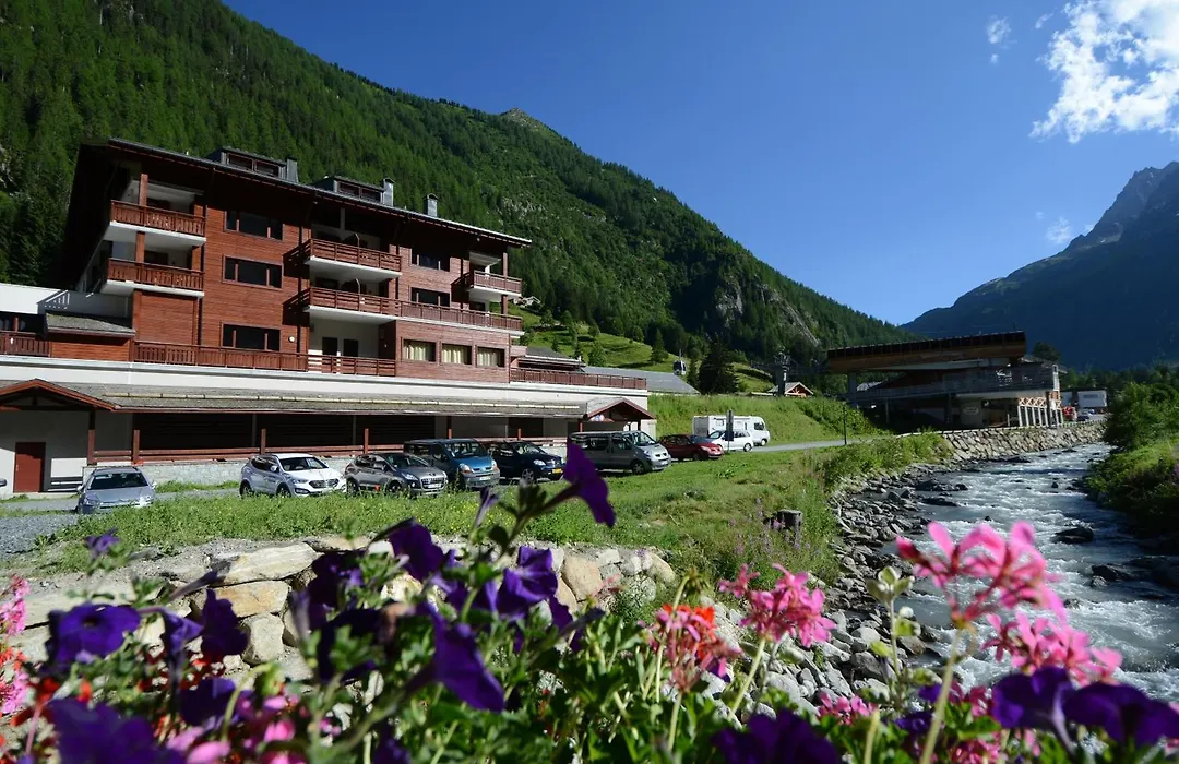 Dormio Resort Les Portes du Mont Blanc-1