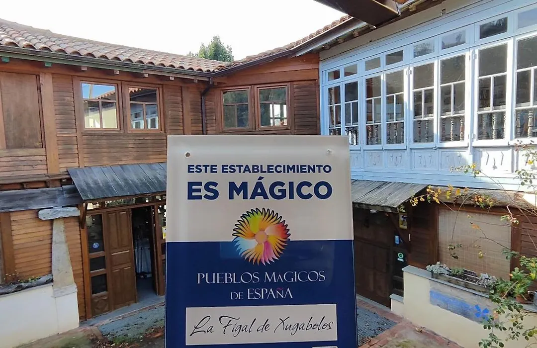 La Figal de Xugabolos, Salas-1