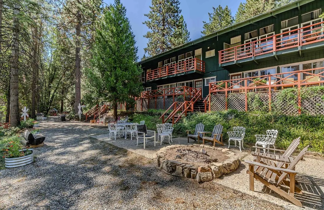 Narrow Gauge Inn-1