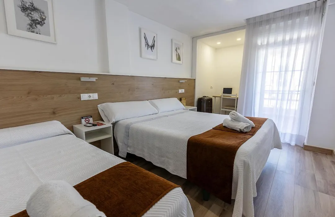 Hostal Gran Vía-1