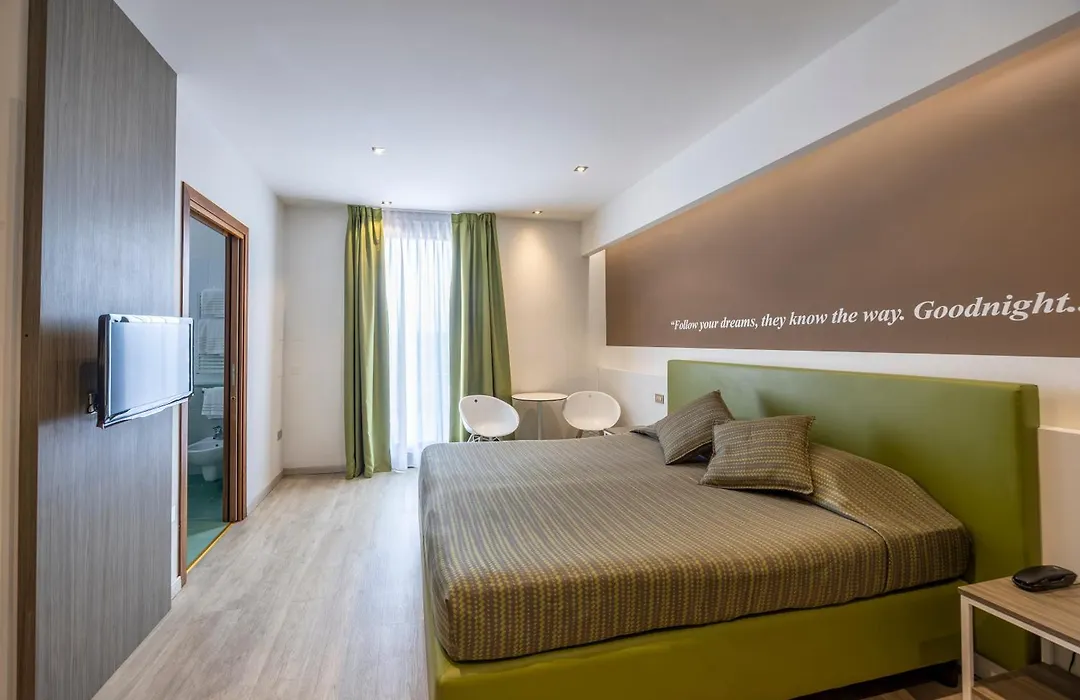 Hotel Ideal-1