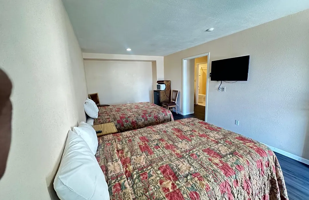 Royal Inn-1