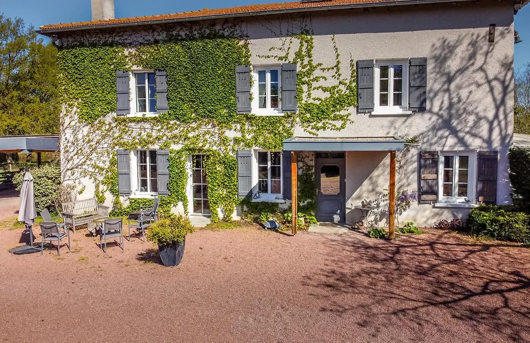 Domaine d'AROMM - Chambres d'hotes&gites - Piscine, Etangs&Animaux - Au calme-1