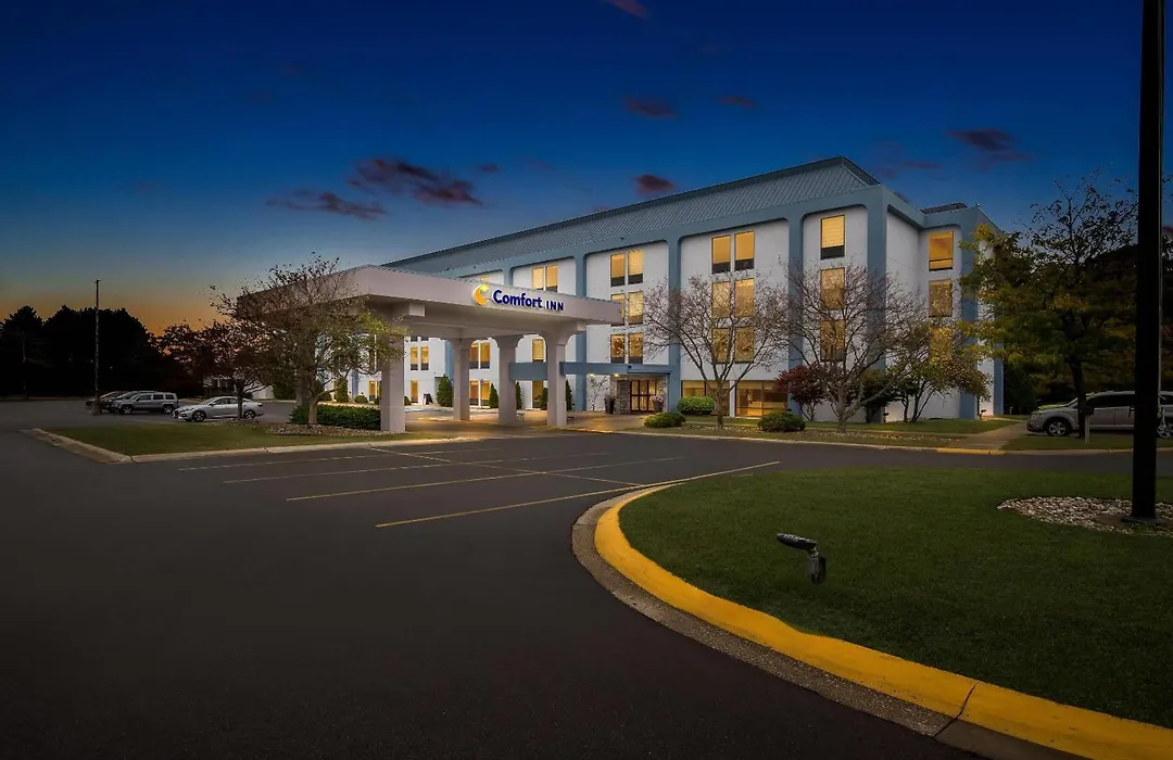 Comfort Inn Cadillac-1
