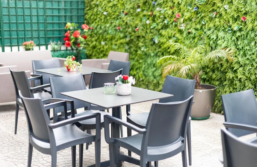 Avenue 41 Guest House-1