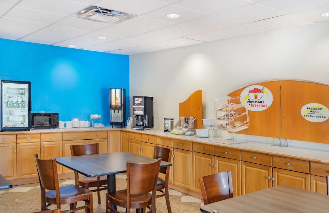 Super 8 By Wyndham Columbia-1
