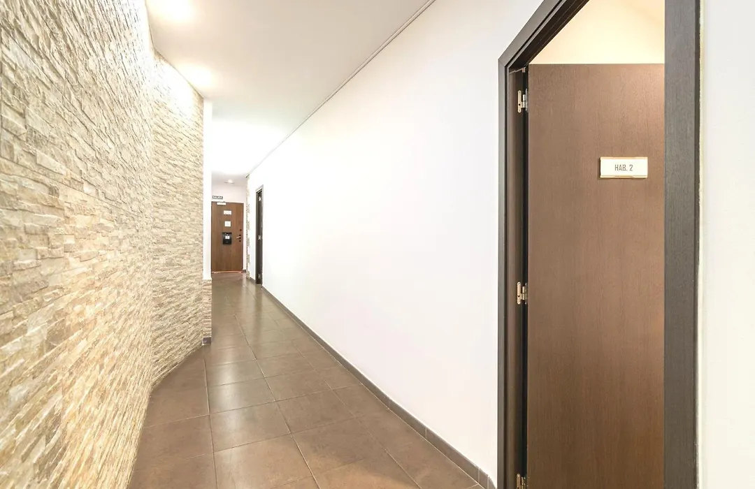 Laramond Barcelona Rooms-1