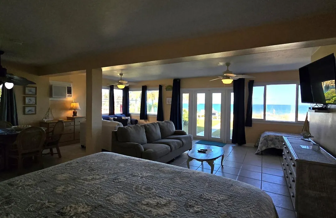 Oceanfront Sea Scape Motel-1