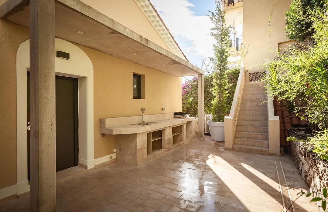 Hôtel Le Roquebrune-1