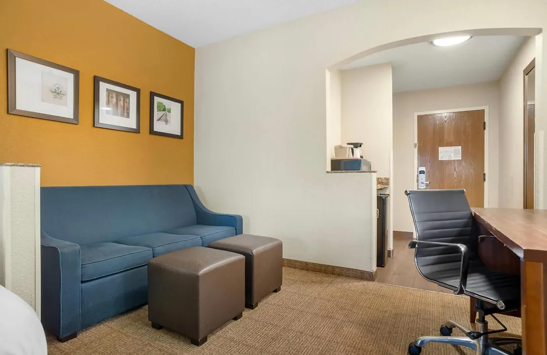 Comfort Suites Monroe-1