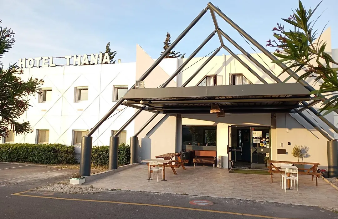 HOTEL THANIA Sète Frontignan-1
