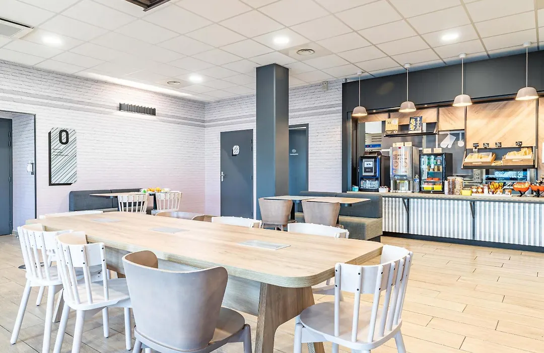 B&B HOTEL Poitiers Aéroport-1