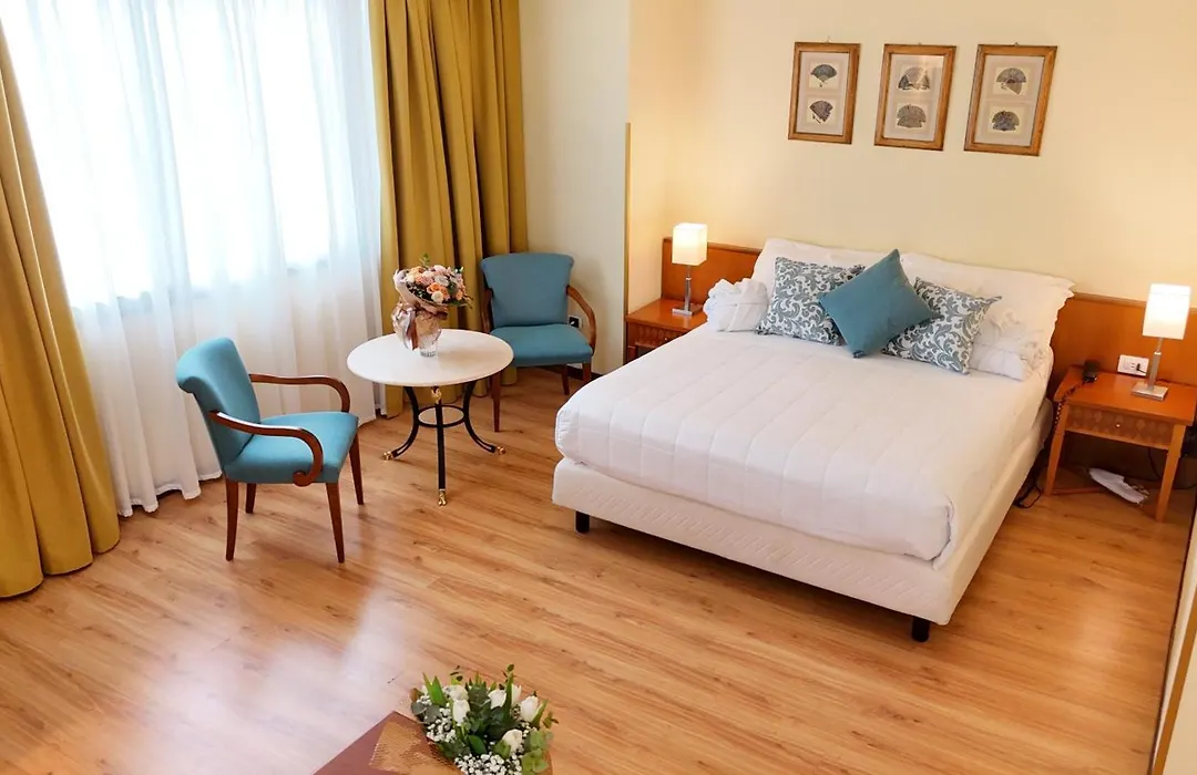 Hotel Royal Palace-1