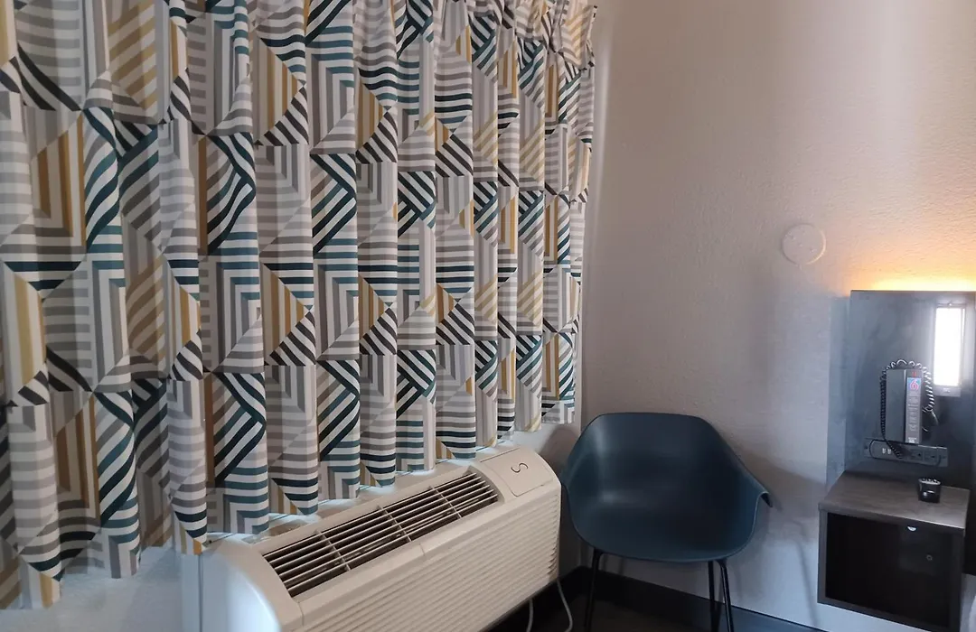 Motel 6-Fresno, Ca - Blackstone North-1