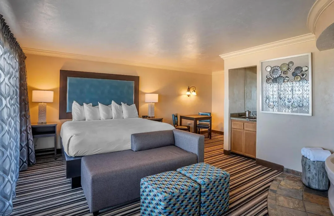 Lincoln Sands Oceanfront Resort, An Ascend Collection Hotel-1