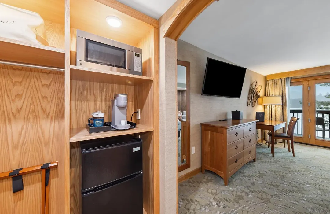 Golden Arrow Lakeside Resort-1