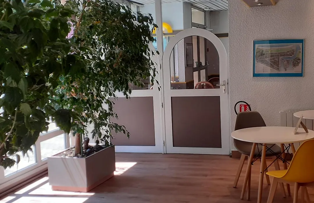 Egg Hotel - Hotel Les Gens De Mer Dieppe-1
