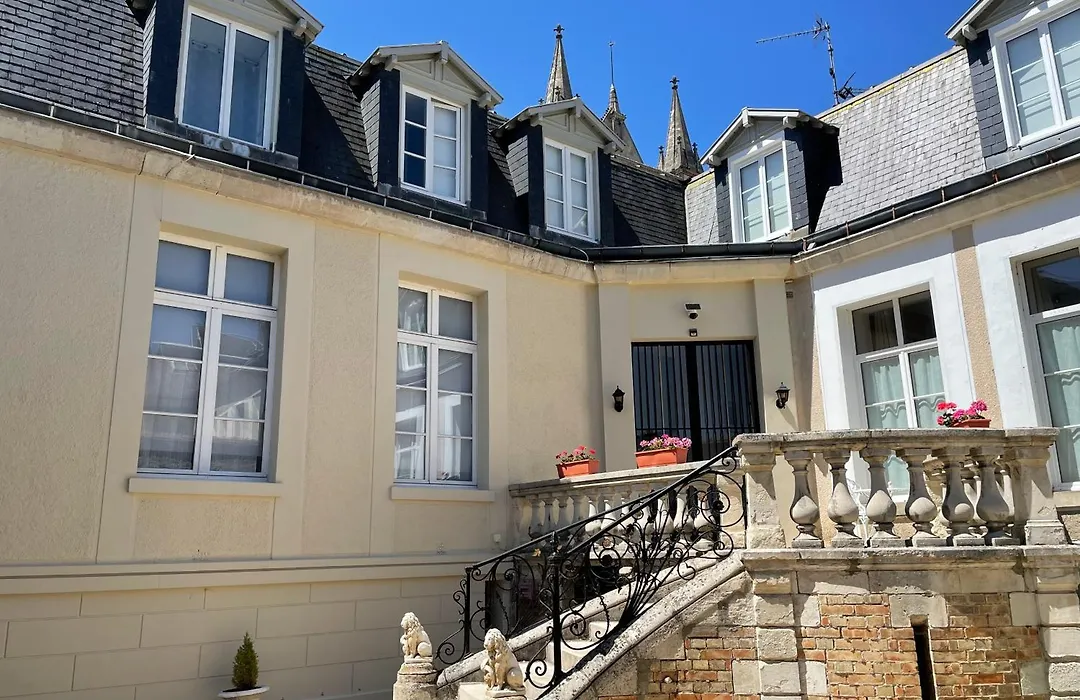 Les Hotes D'Eloise-1