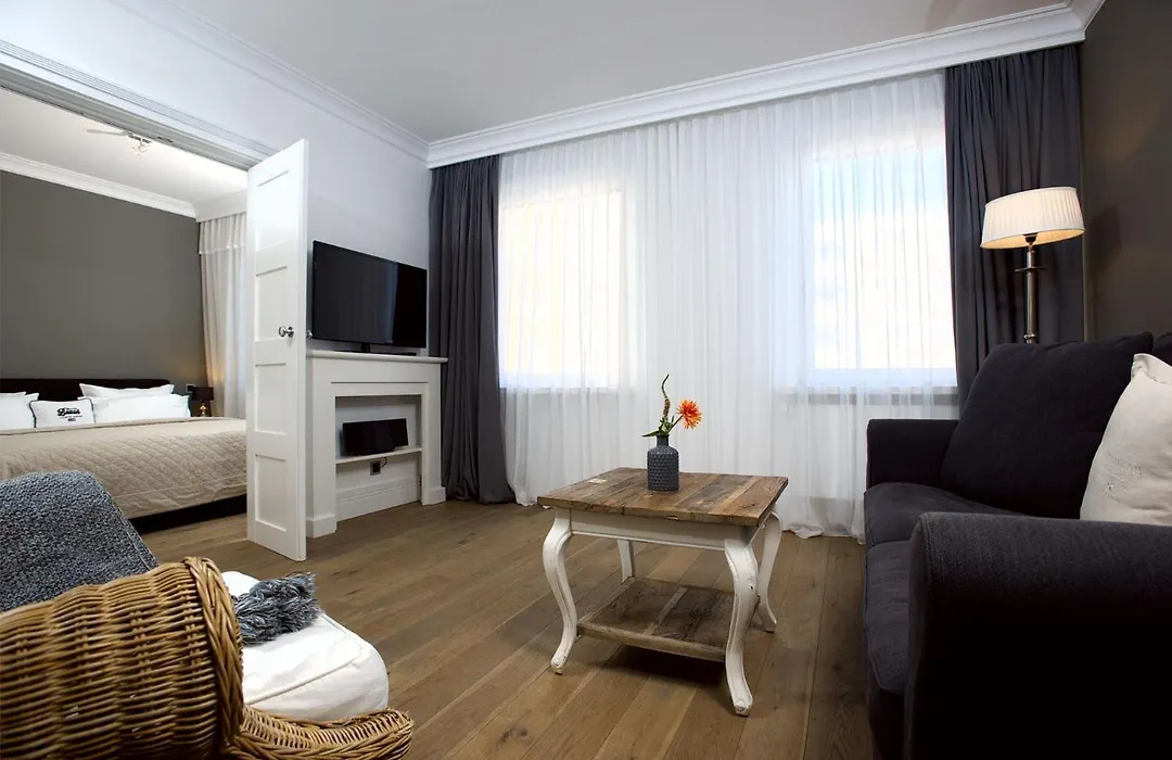 Suitehotel Windhuk-1