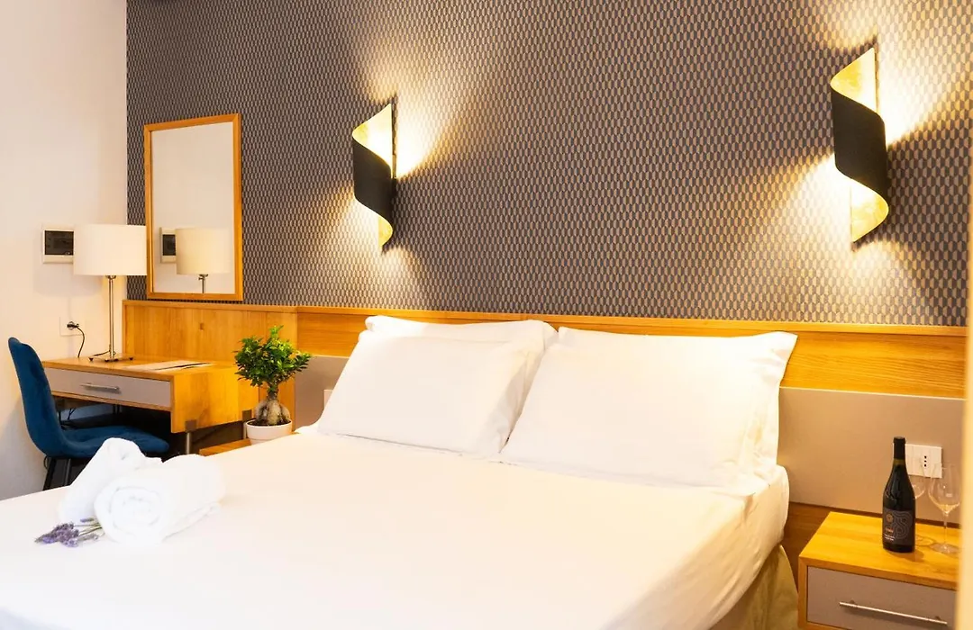 Hotel Diana-1