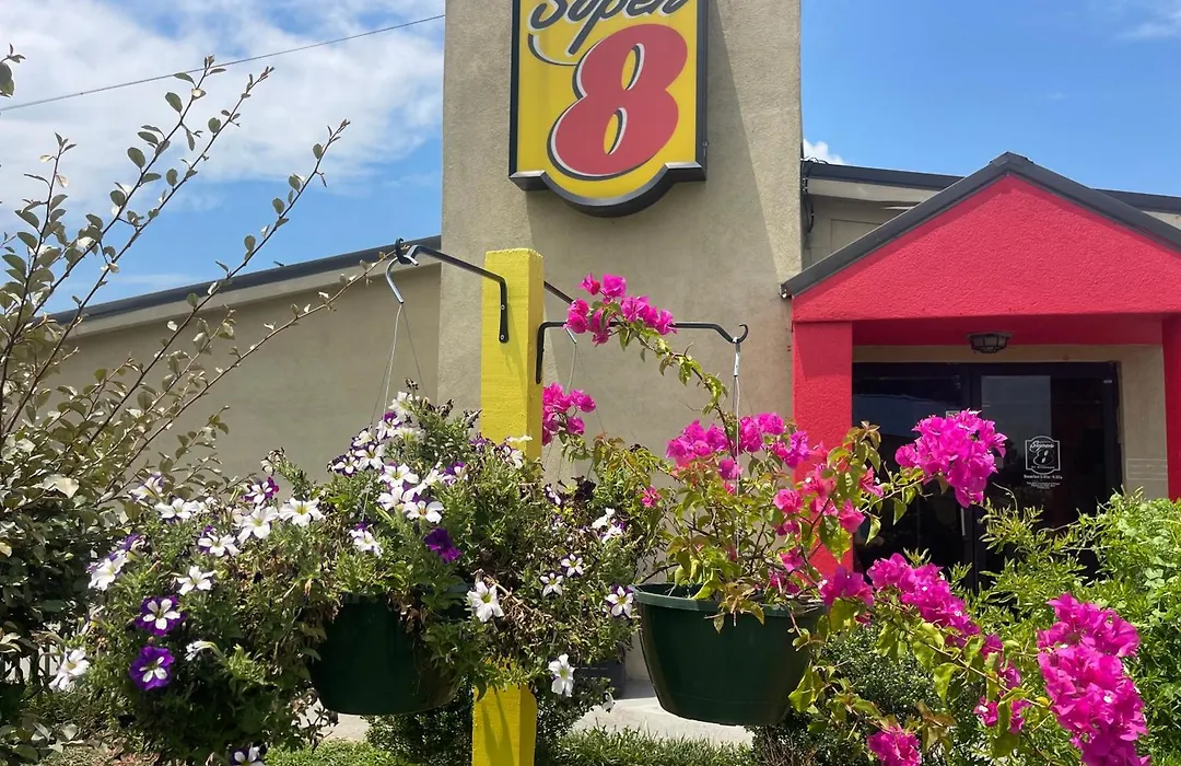 Super 8 By Wyndham Monroe-1