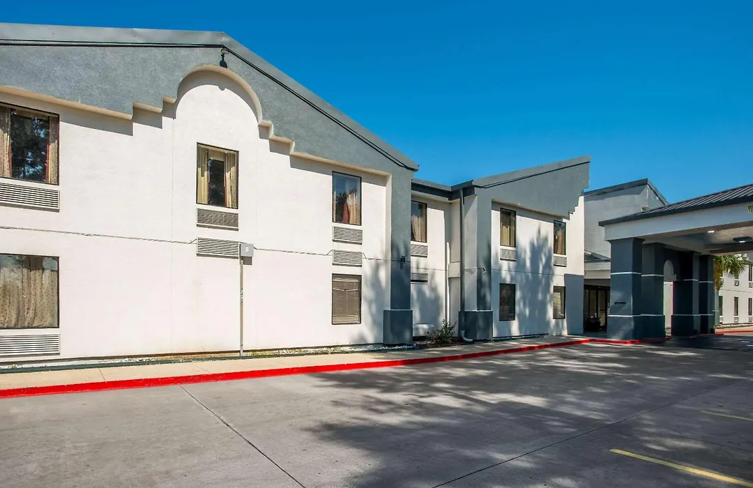 Quality Inn And Suites Lafayette-1