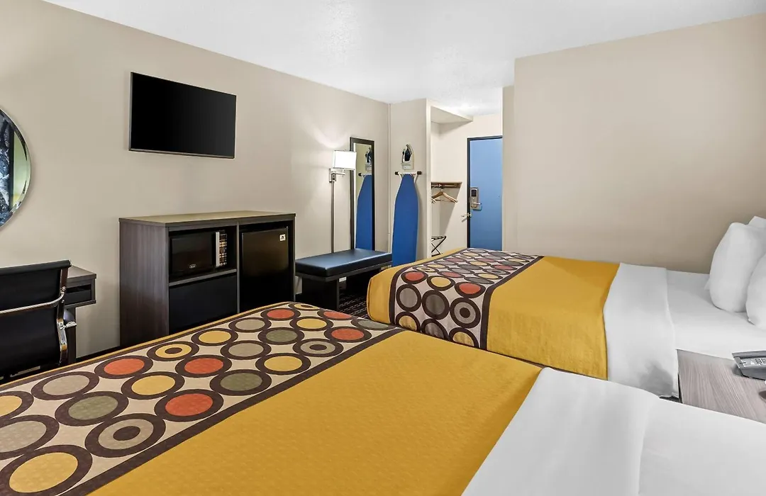 Super 8 By Wyndham Watertown Wi-1
