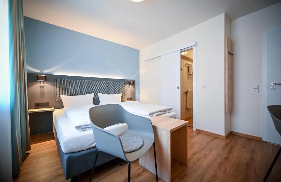 Hotel Mainblick Garni-1
