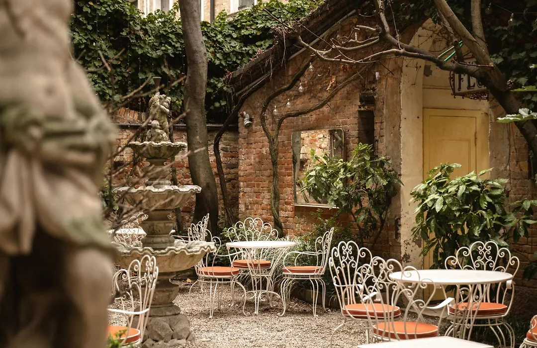 Hotel Flora - By Romanelli Family-1