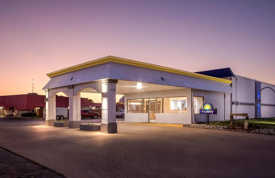 Days Inn By Wyndham Salina South-1