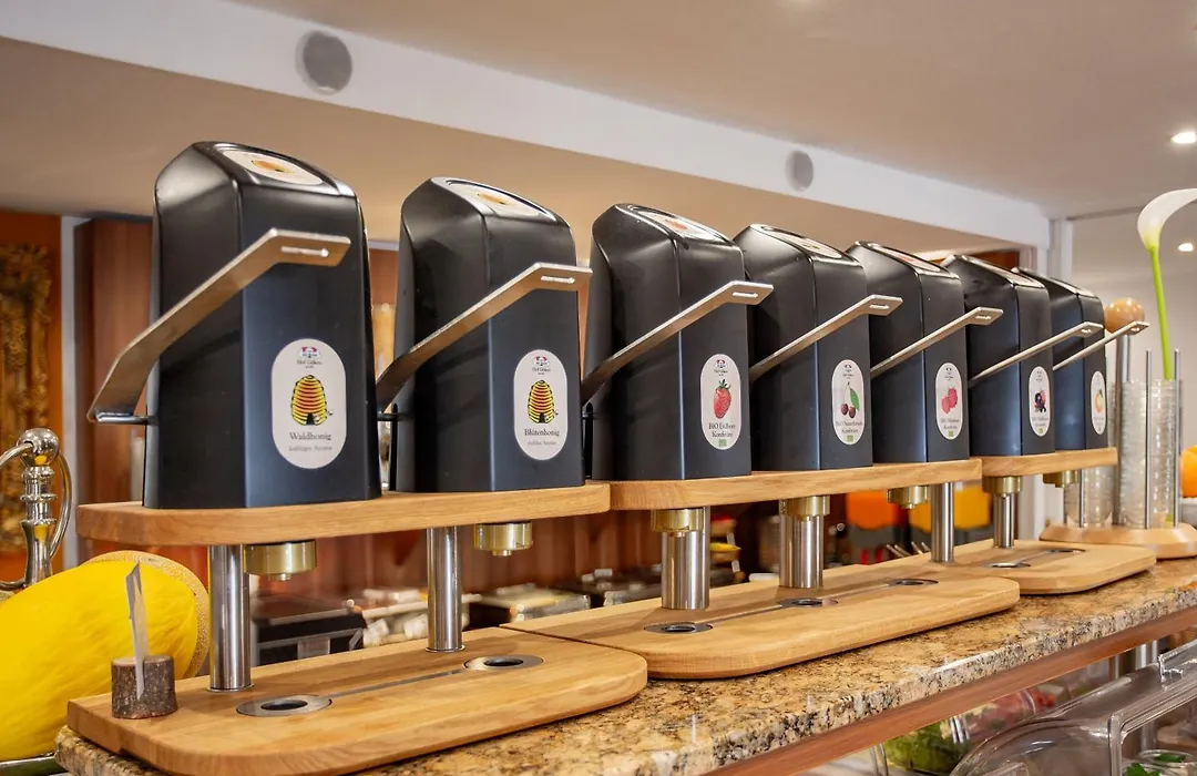 TIPTOP Hotel Burgschmiet Garni-1