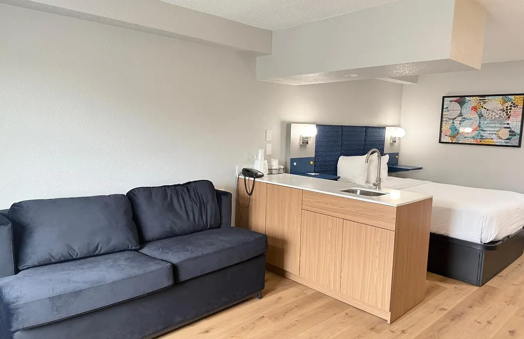 Microtel Inn & Suites By Wyndham Sioux Falls-1