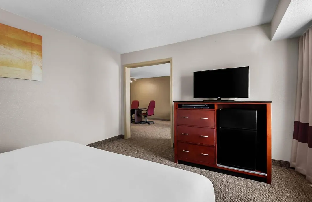 Comfort Inn & Suites North East-1