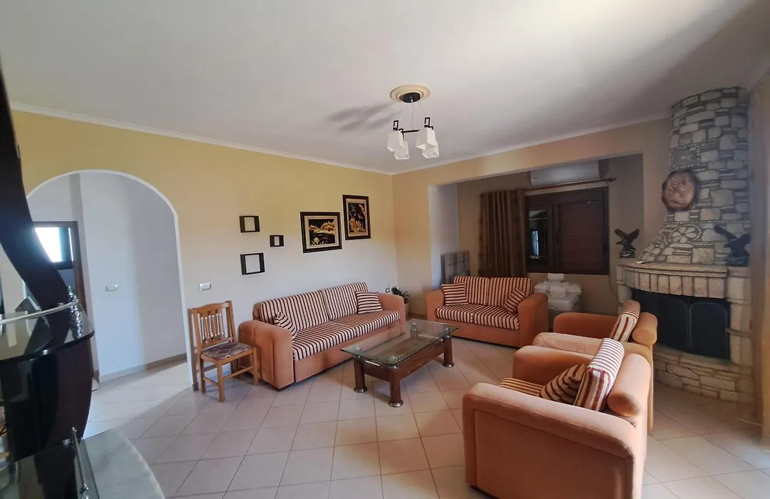Eglent'S Tourist House-1