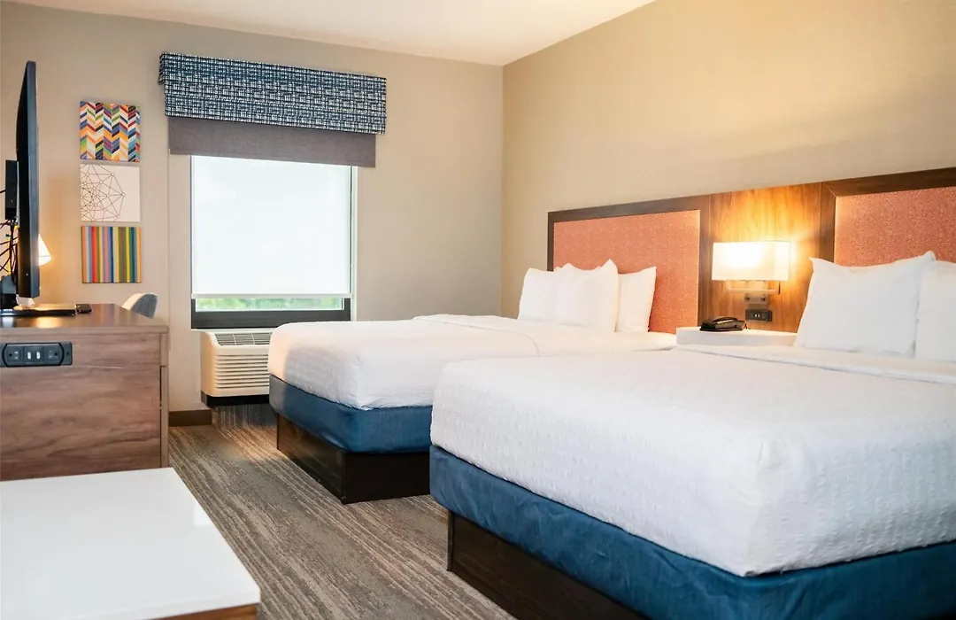 Hampton Inn Gonzales-1