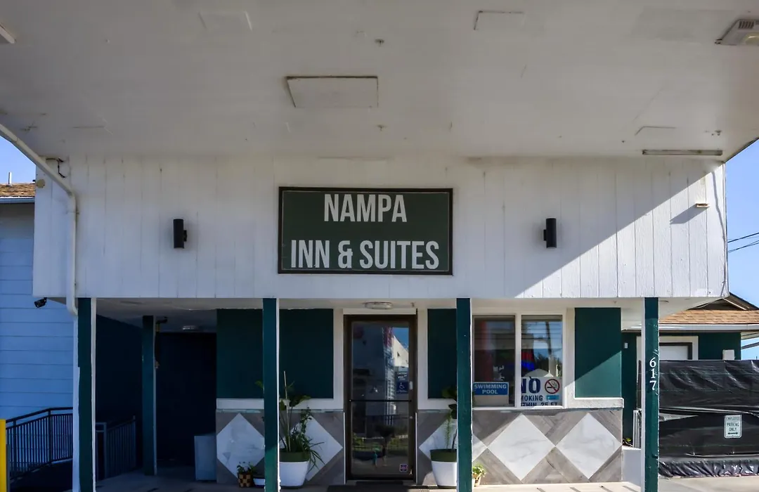 Nampa Inn & Suites-1
