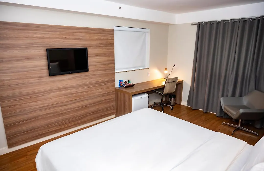 Delmond Hotel-1