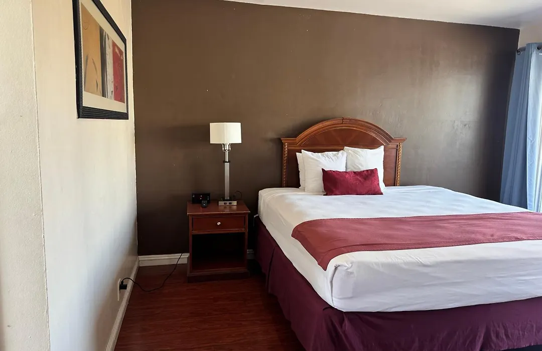 Holiday Lodge-1