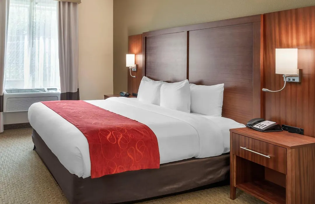 Comfort Suites Eugene University-1