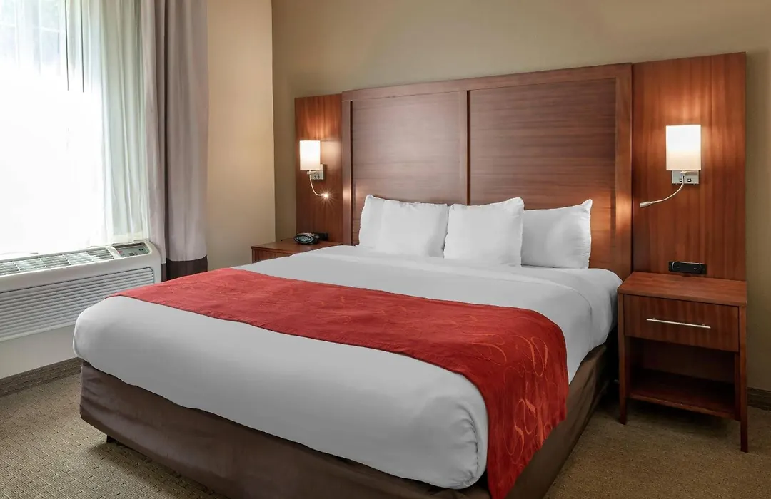 Comfort Suites Eugene University-1