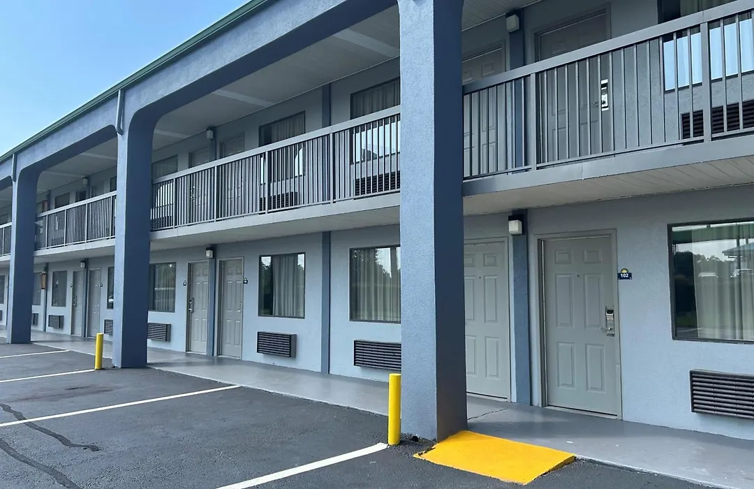 Days Inn By Wyndham Byron-1