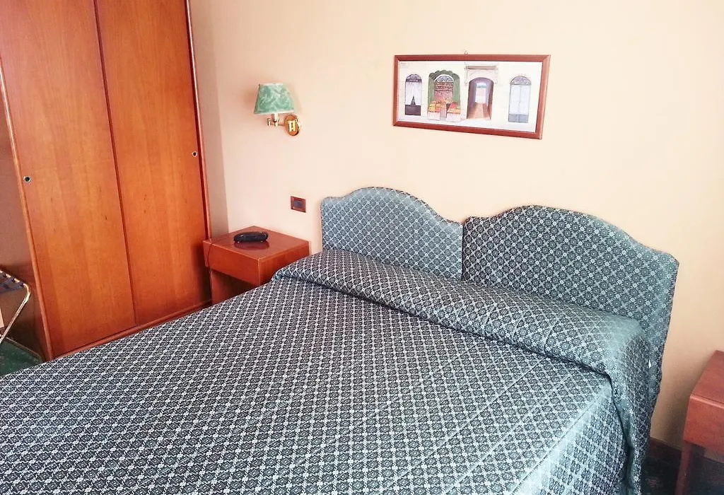 Hotel Emilia-1