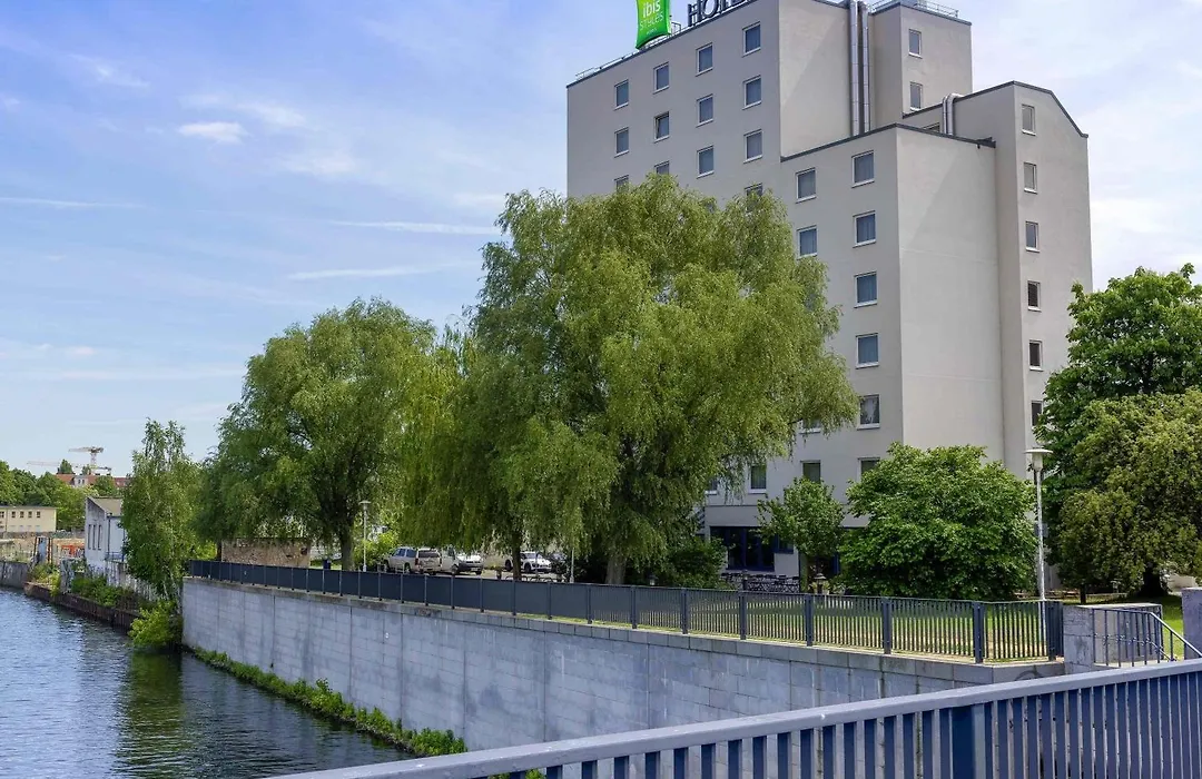 Ibis Styles Berlin Treptow-1